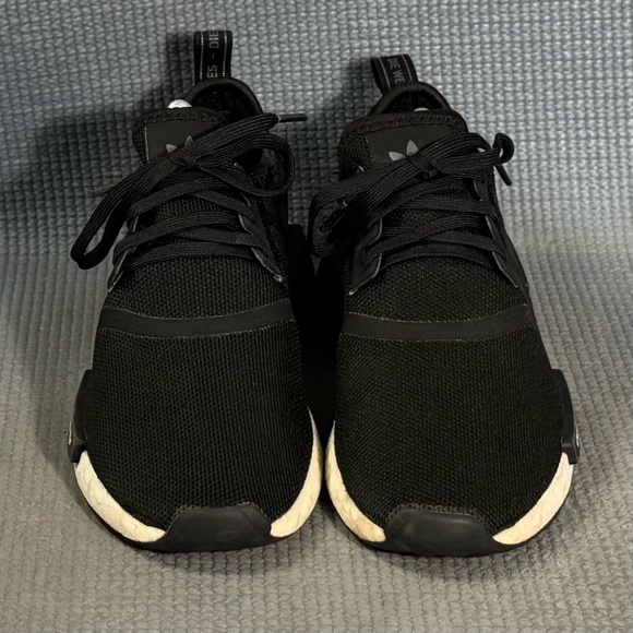 adidas NMD_R1 Running Casual Shoes Black/White Kid’s Size 2 - Picture 3 of 8